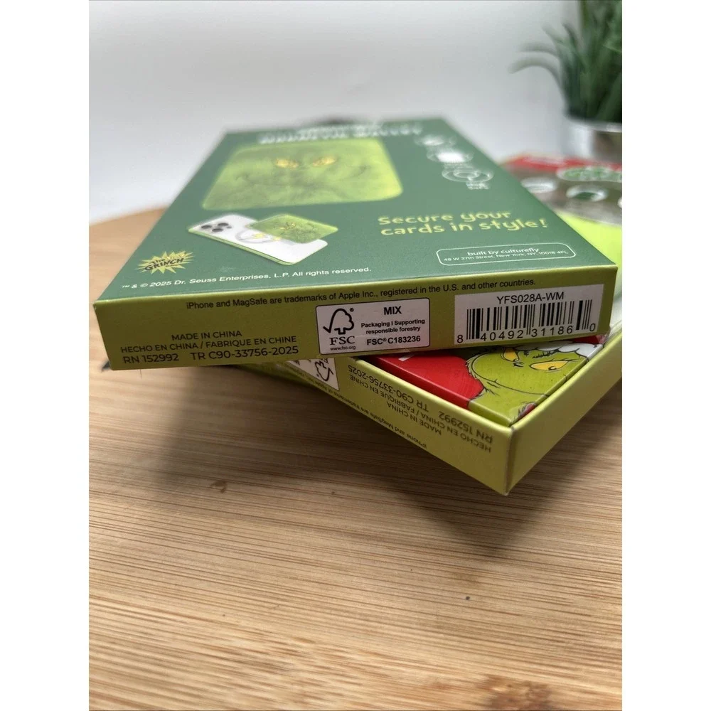 Set Of 3 The‎ Grinch Fuzzy Magnetic Wallet Case iPhone Holds 3 Cards Dr Seuss